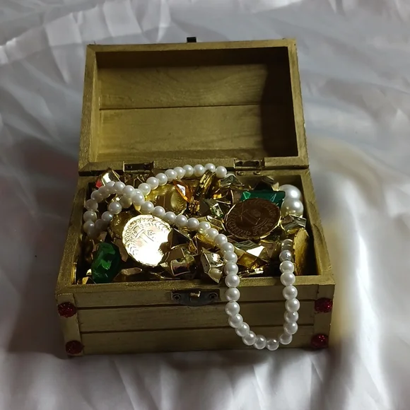 Table decor - Picture 3 of 4